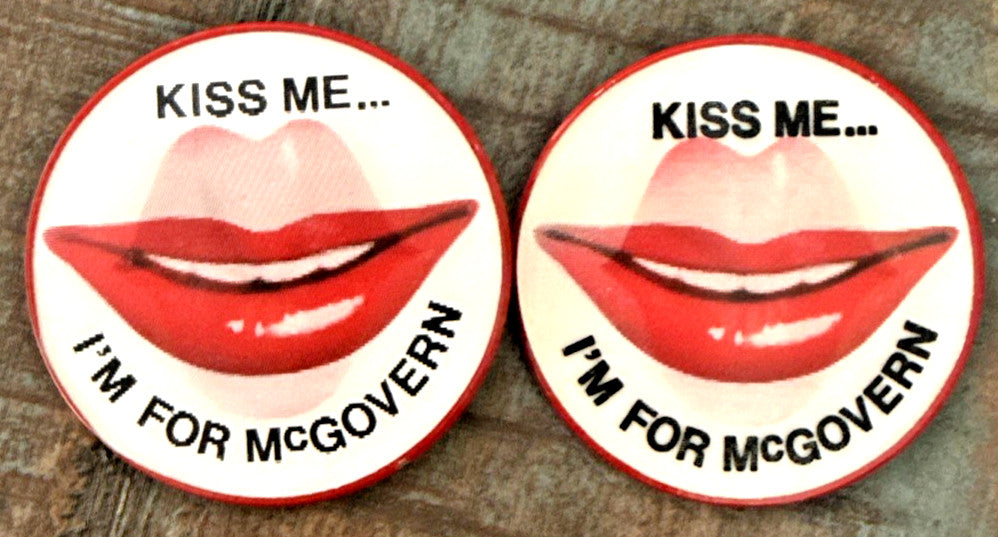 Vari-Vue McGovern US presidential campaign flasher pins