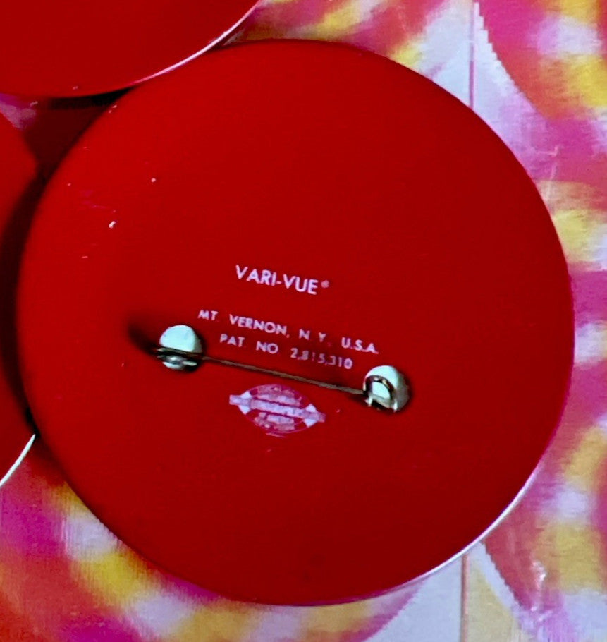 1-1970S MINT VARI VUE STUDIO 54 IS MY VALENTINE LIPS PIN NOS SO RARE - photo 3