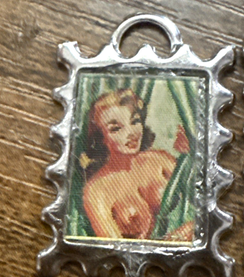 1960s Vari-Vue lenticular risque nudes charms lot of 3 - photo 5