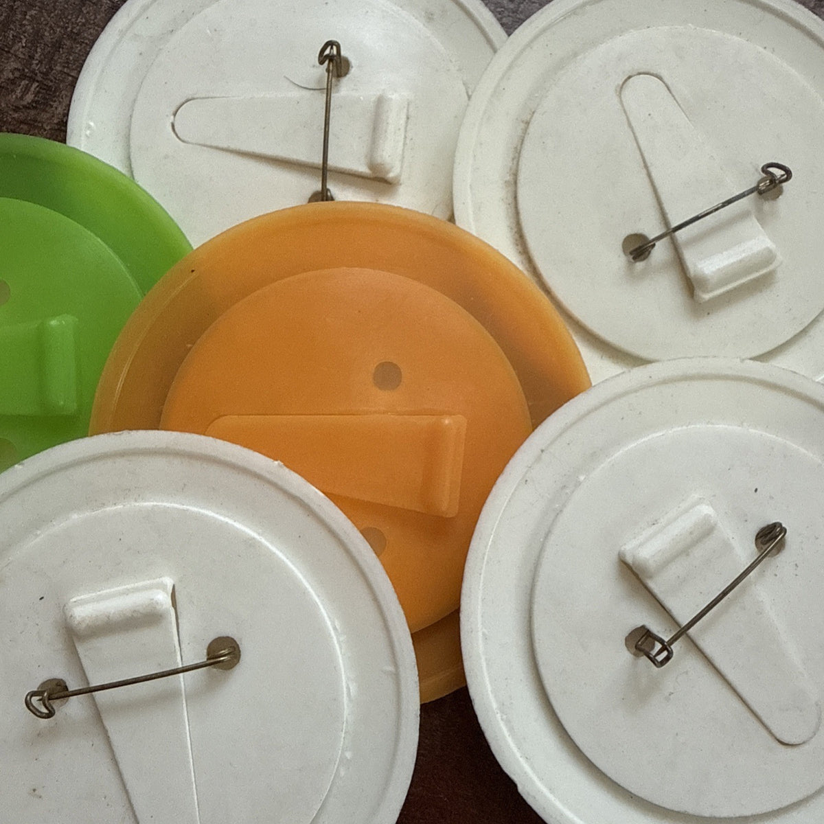 1960s Vari-Vue psychedelic gears wave interchangeable badges - photo 8