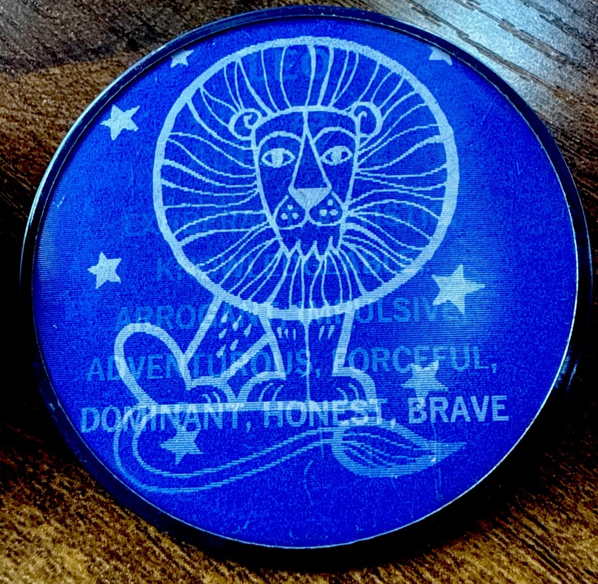 ZODIAC LEO VARI-VUE LENTICULAR FLICKER MOVING MOTION PIN NOS RARE - photo 2