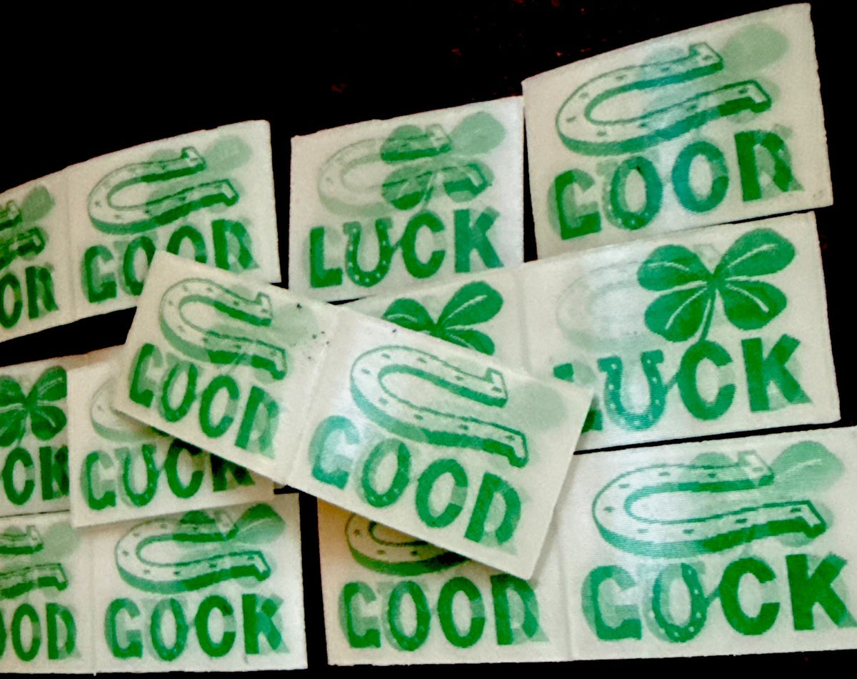 1950s Vari-Vue good luck clover to horseshoe 2-phase lenticulars