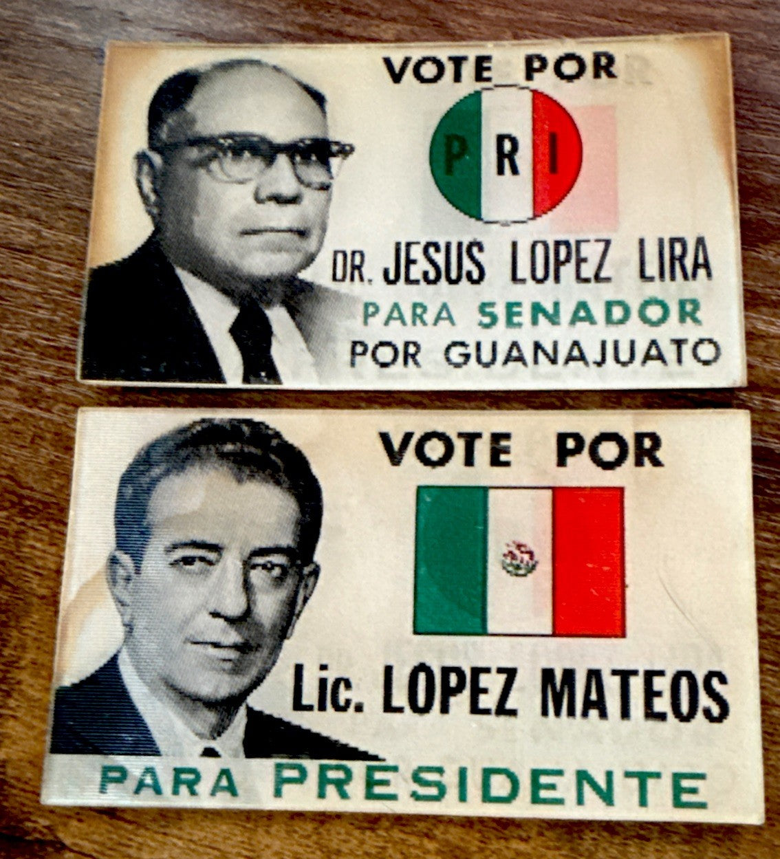 1958 Vari-Vue lenticular flicker political Lopez Mateos pin