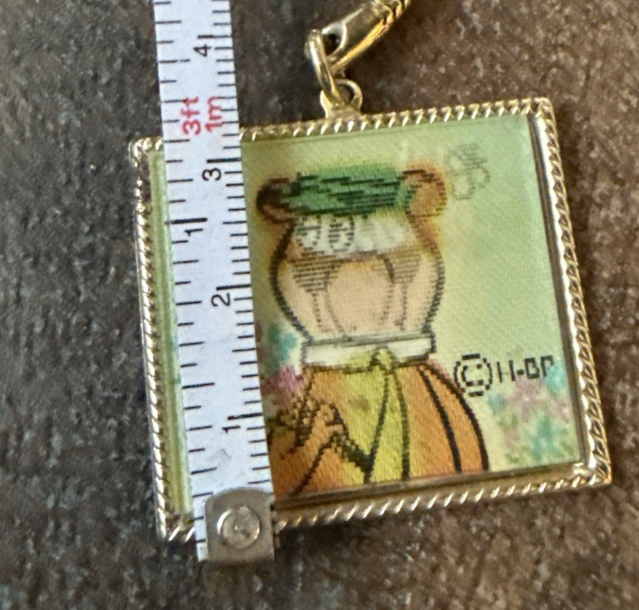 Vintage Hanna-Barbera Vari-Vue Yogi Bear butterfly on nose keychain - photo 6