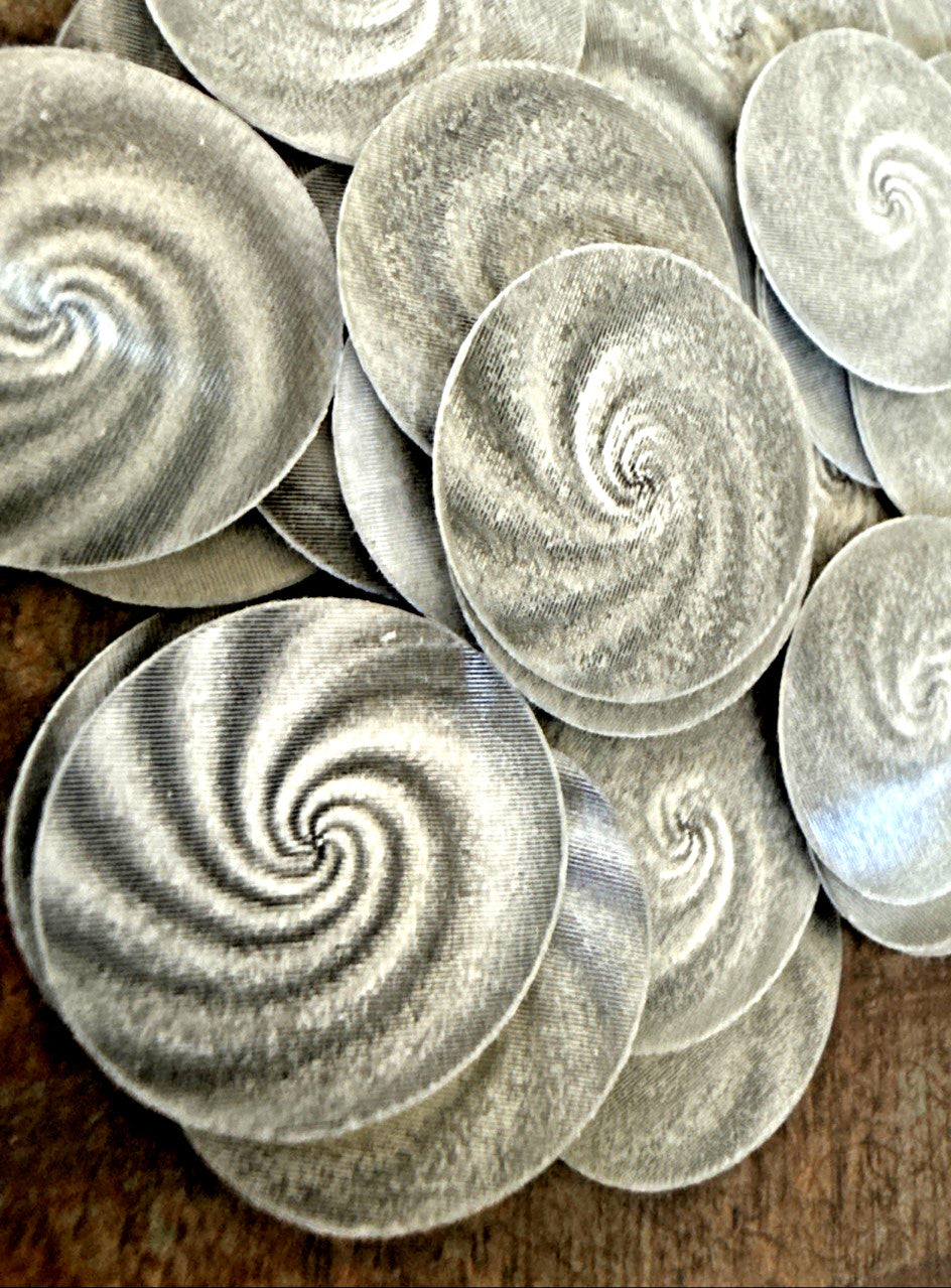Black and white hypnotic swirls 1960s Vari-Vue lenticular flickers - photo 2