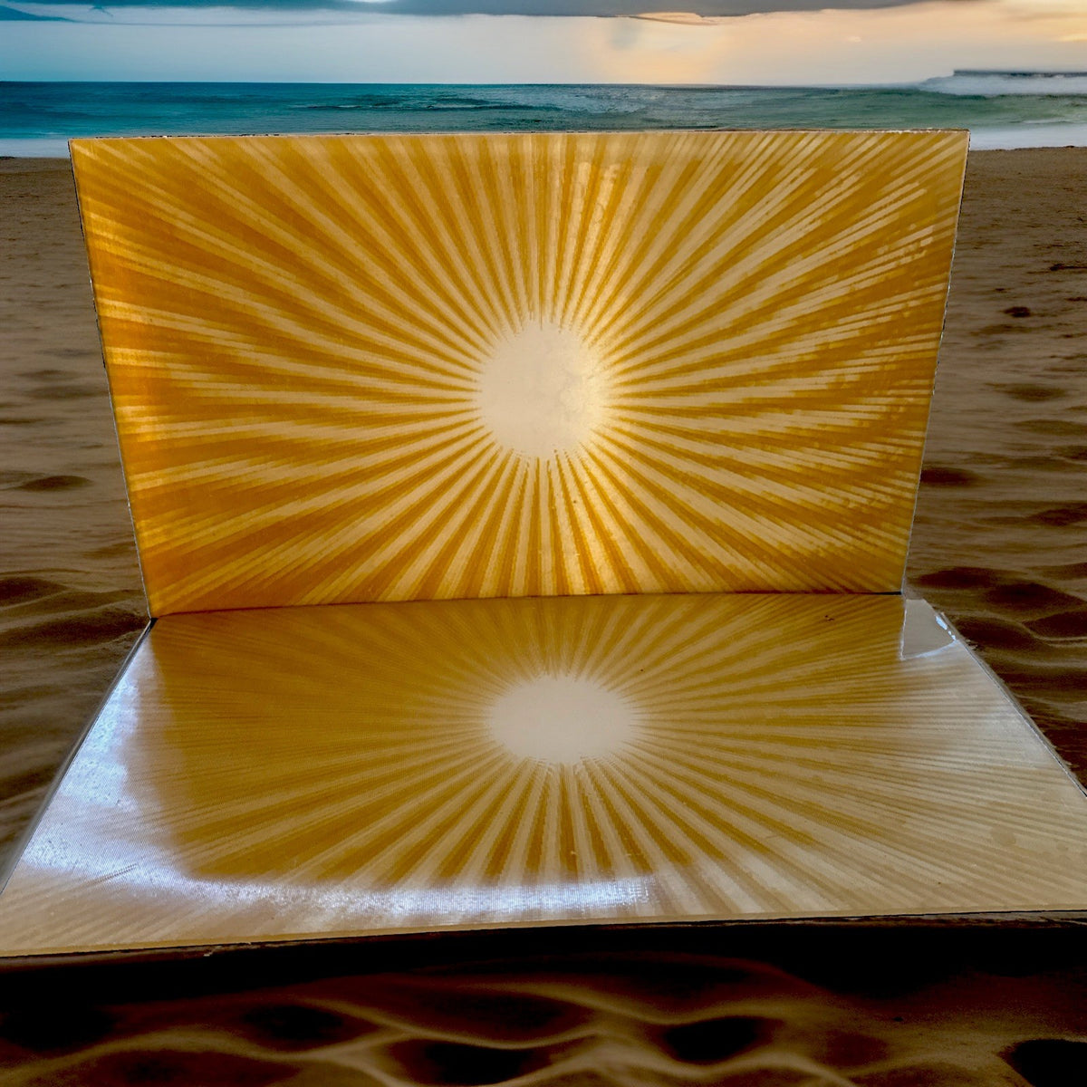 1960s Vari-Vue gold sunburst lenticular moving pictures