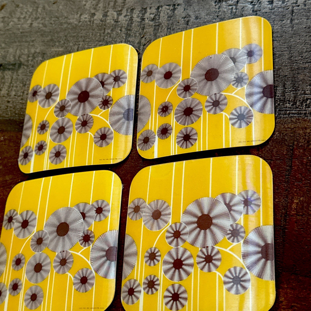 Vtg Rare Brown on yellow spinning gears set of 4 Coasters NOS - photo 3