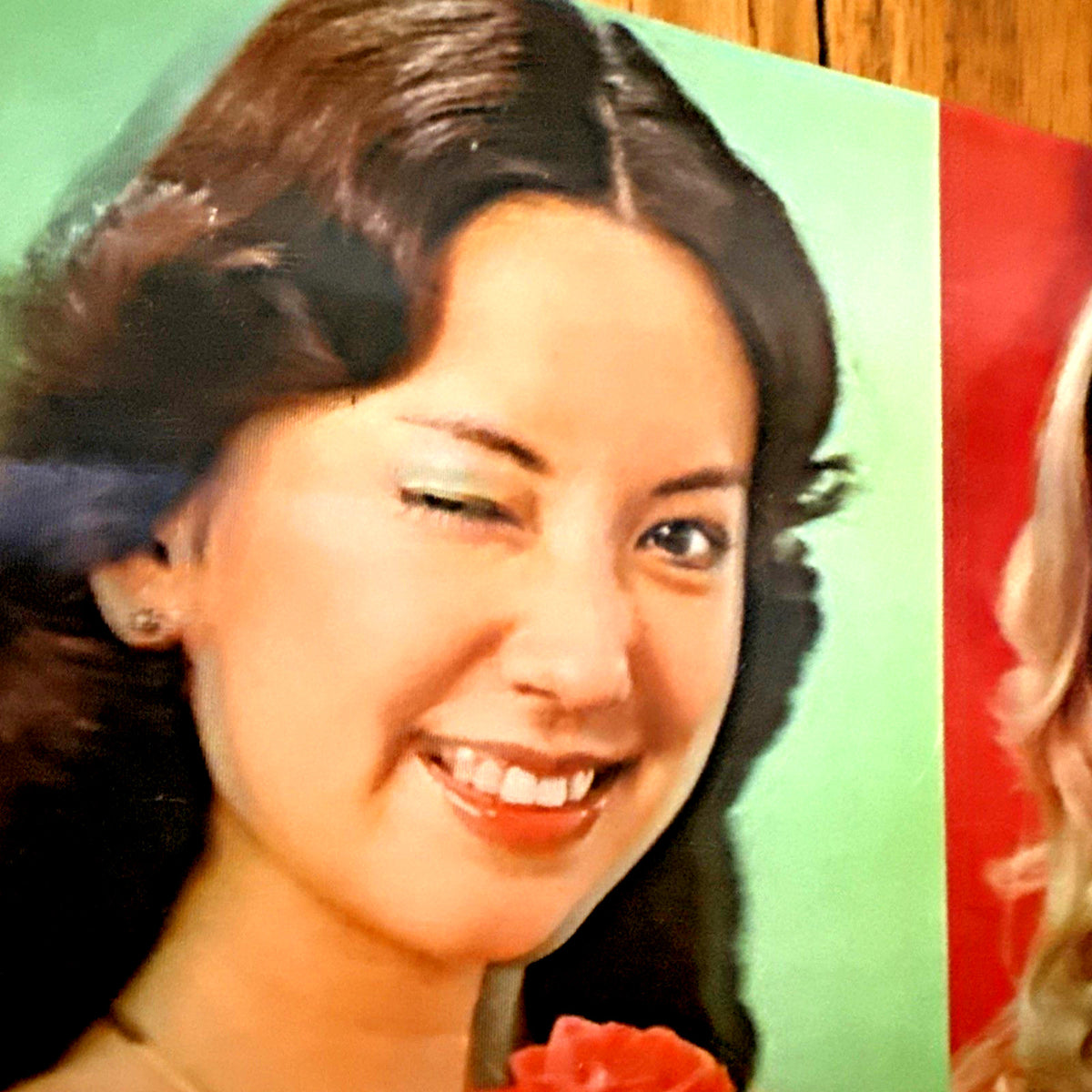 1970s Toppan lenticular postcards winking girls 3D ephemera - photo 11