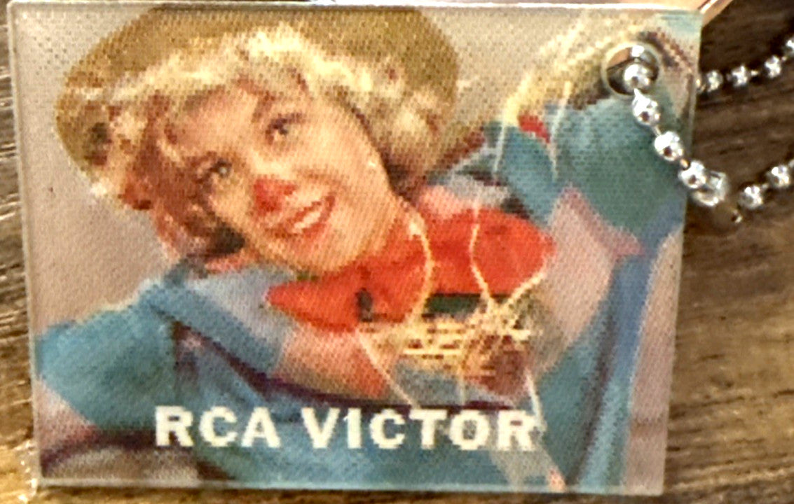 1950s RCA Victor Dinah Shore color TV promo keychain - photo 3