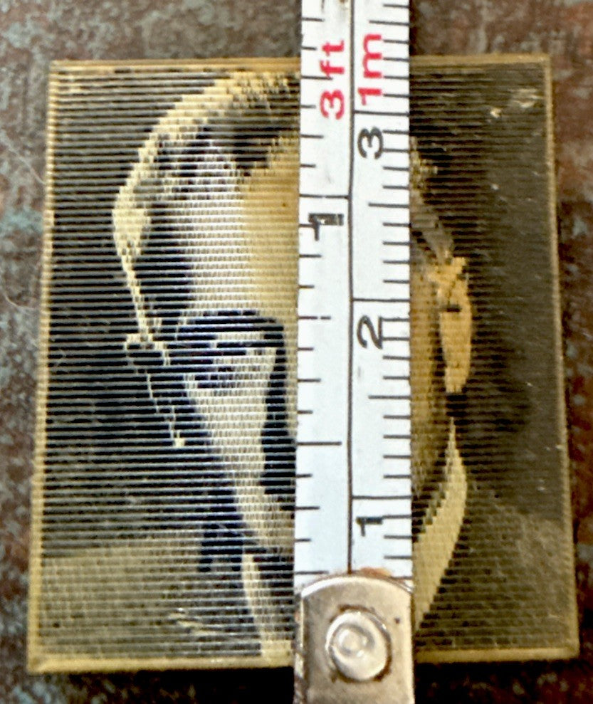 1950'S LES SOMMETS AVEC FRENCH VARI-VUE POLITICAL LENTICULAR PIN NOS RARE - photo 4