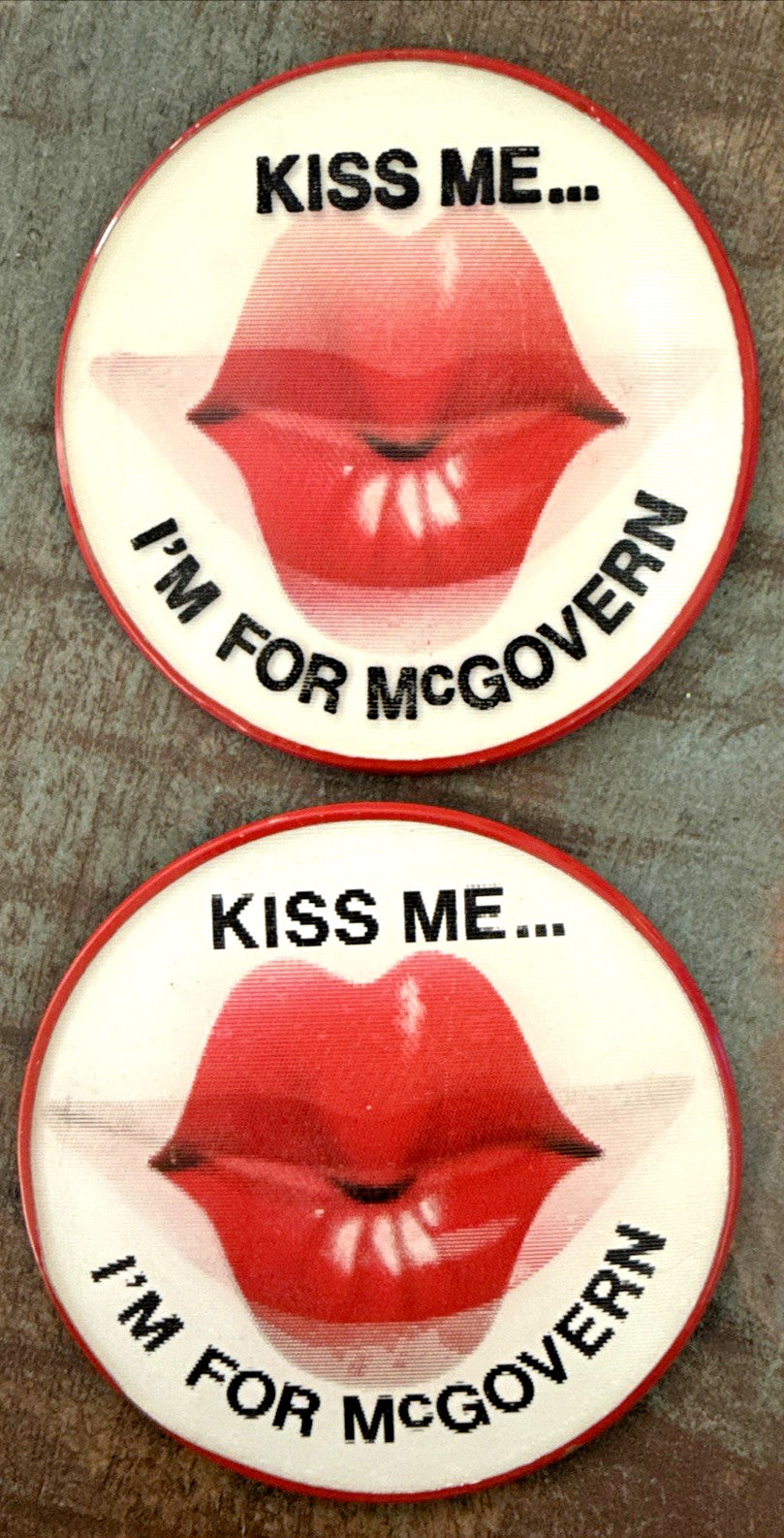 Vari-Vue McGovern US presidential campaign flasher pins two styles - photo 3