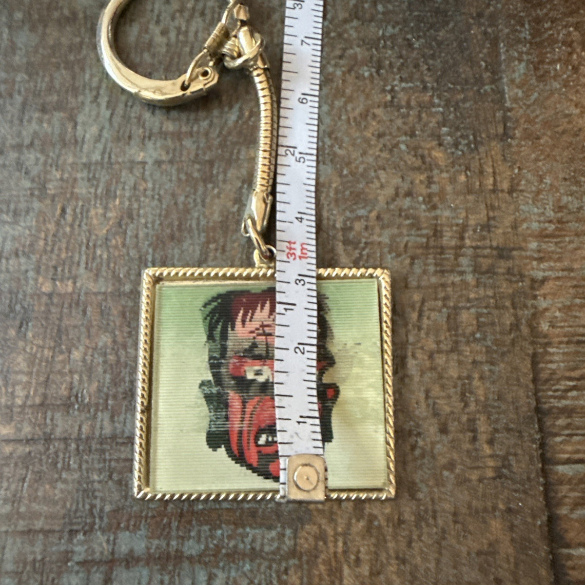 Monster flicker keychain gumball machine 1960s Vari-Vue - photo 4