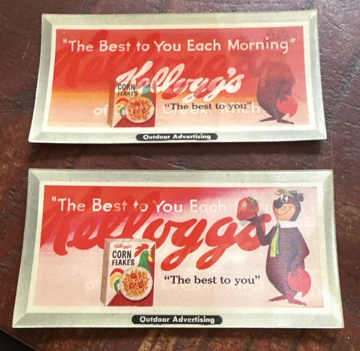 1960 Vari Vue Kellogg's Corn Flakes Yogi Bear 2-phase promo lenticular flicker - photo 4