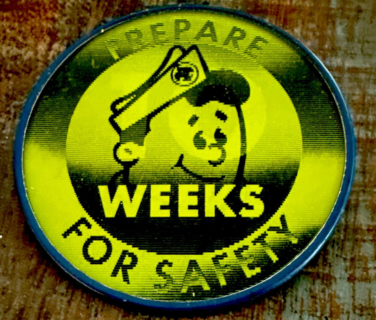SCARSE VINTAGE VARI VUE BOY SCOUTS SAFETY PINBACKS SAFETY WEEK 5&10 2.5" NOS - photo 3