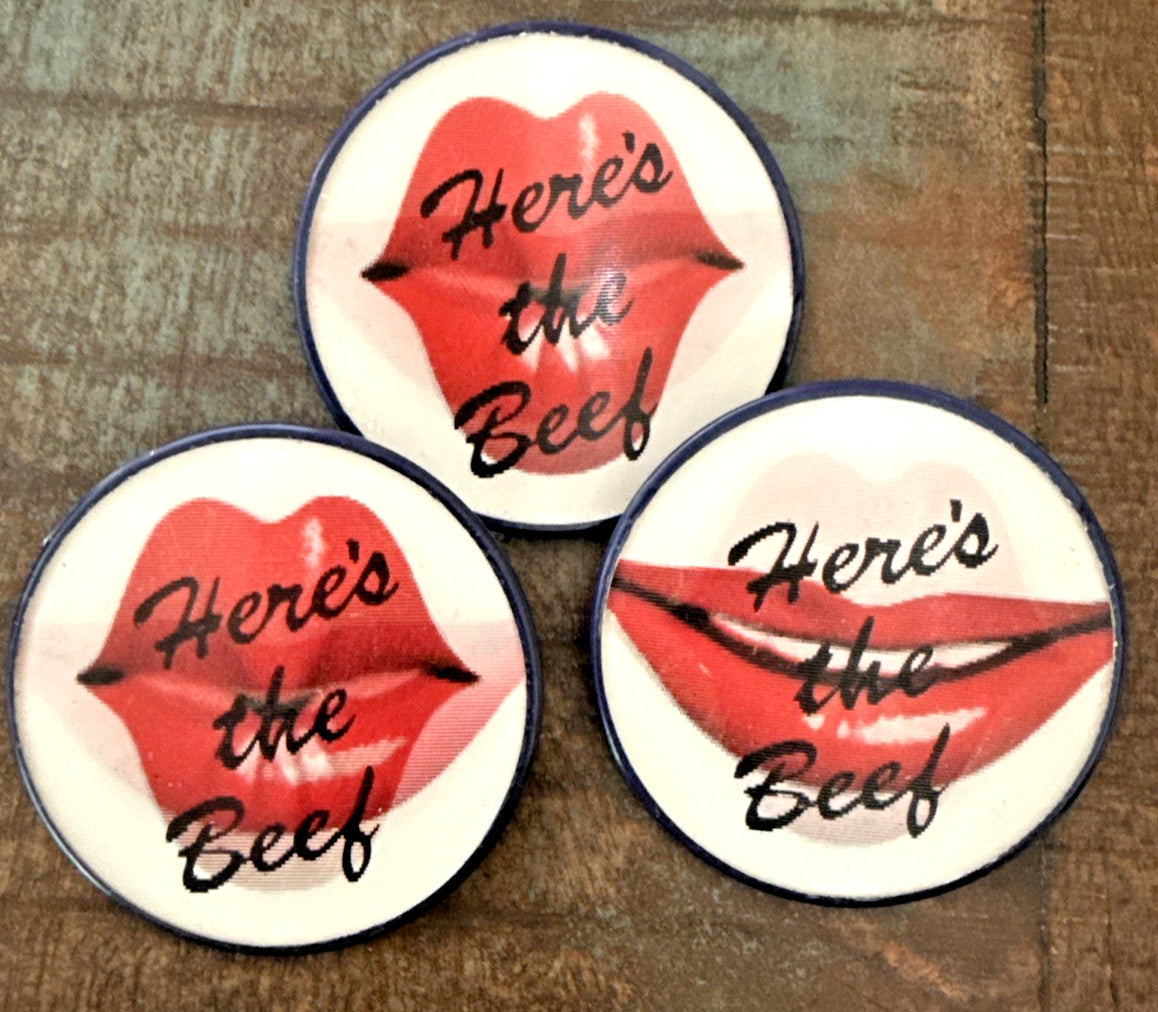 Vintage Vari-Vue Here's The Beef kissing lip pins - photo 2