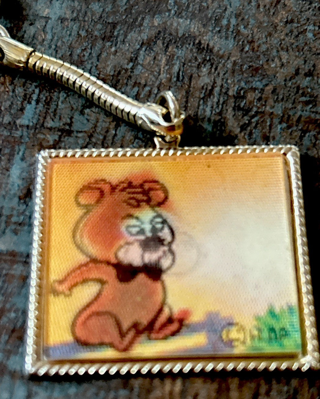 Hanna-Barbera Vari-Vue 1964 Sugar Bear Post cereal lenticular keychain - photo 2