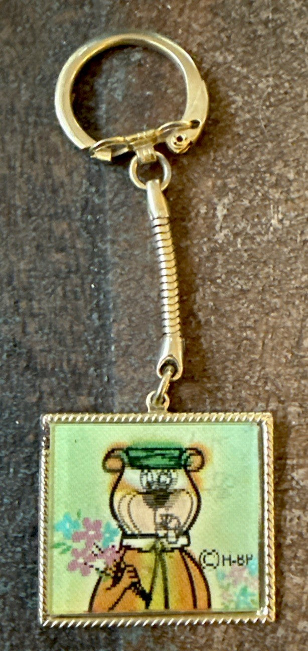 Vintage Hanna-Barbera Vari-Vue Yogi Bear butterfly on nose keychain - photo 4