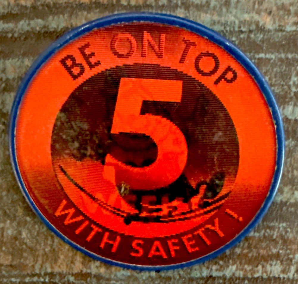 Vintage Vari-Vue Boy Scouts safety pinbacks Safety Week - photo 7