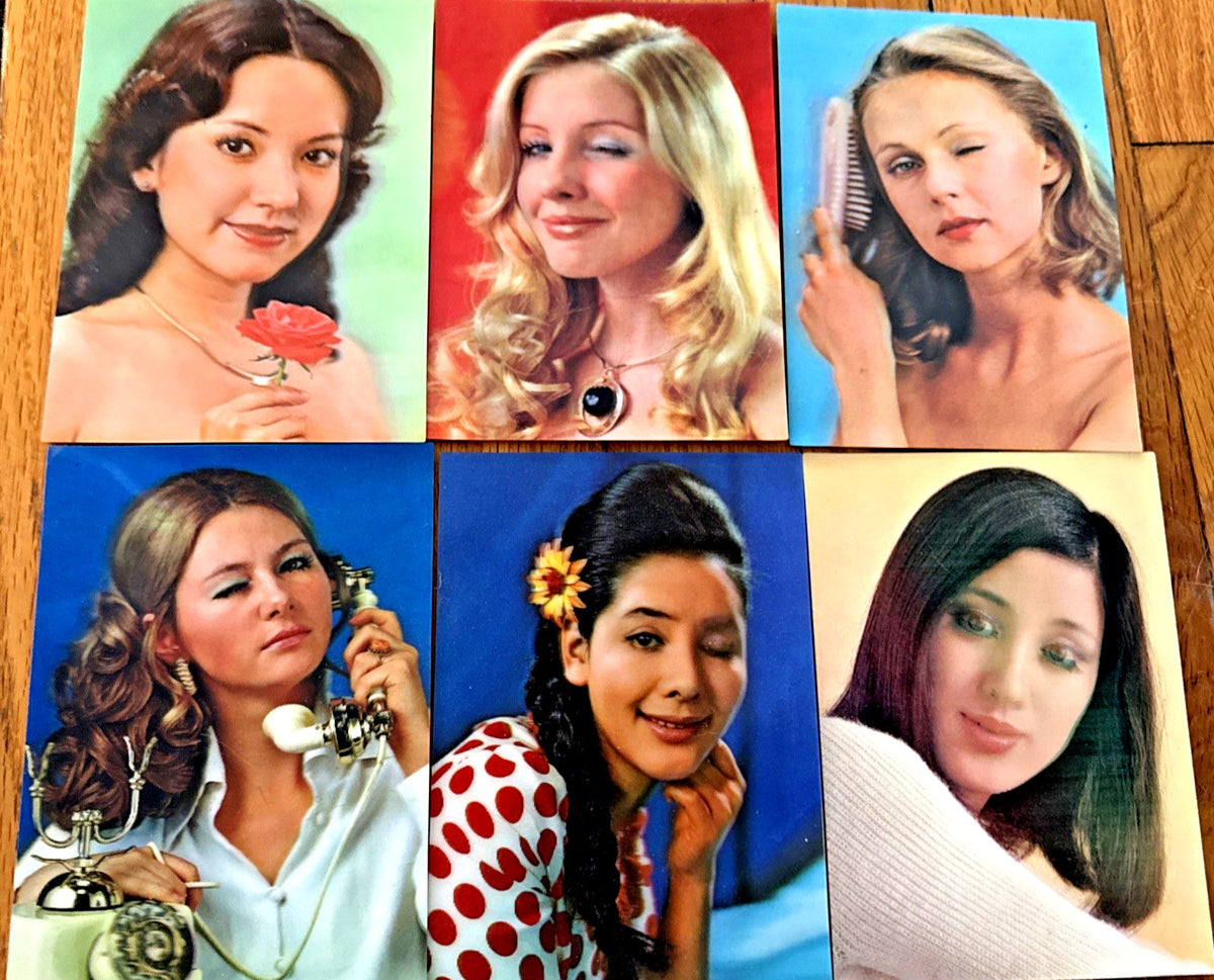 1970s Toppan lenticular postcards winking girls 3D ephemera