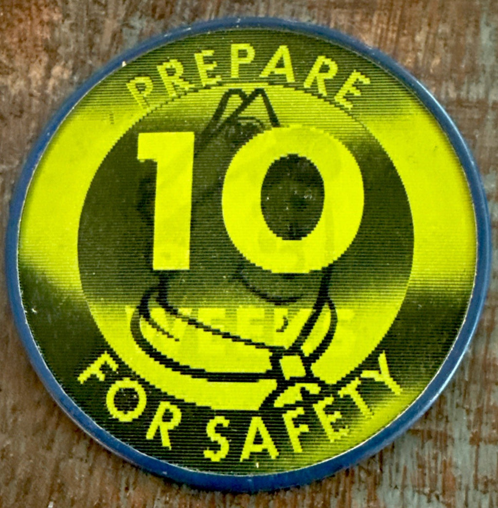SCARSE VINTAGE VARI VUE BOY SCOUTS SAFETY PINBACKS SAFETY WEEK 5&10 2.5" NOS - photo 4
