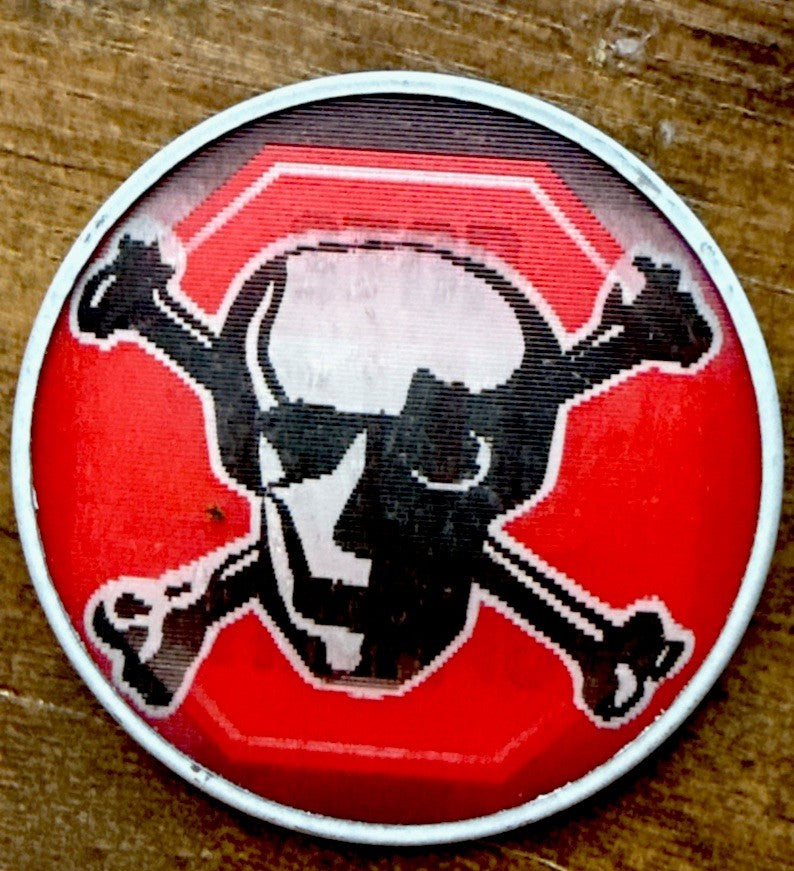 Vintage Vari-Vue 2-phase lenticular pin Stop Drug Traffic - photo 2