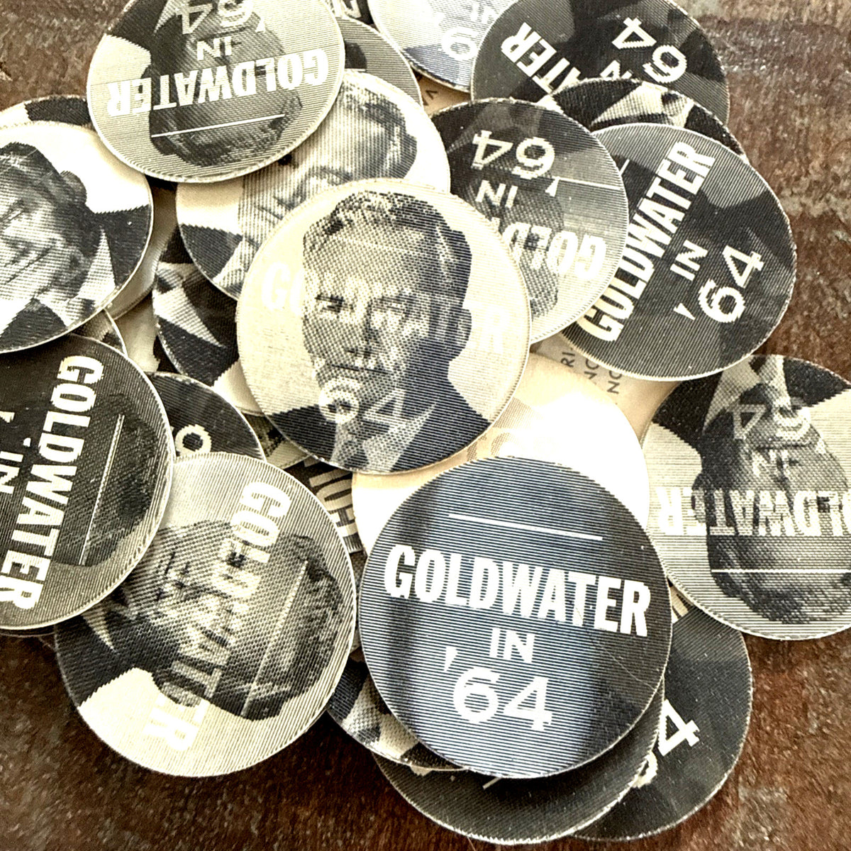 Vari-Vue round lenticular Goldwater in 64 political pins lot of 33