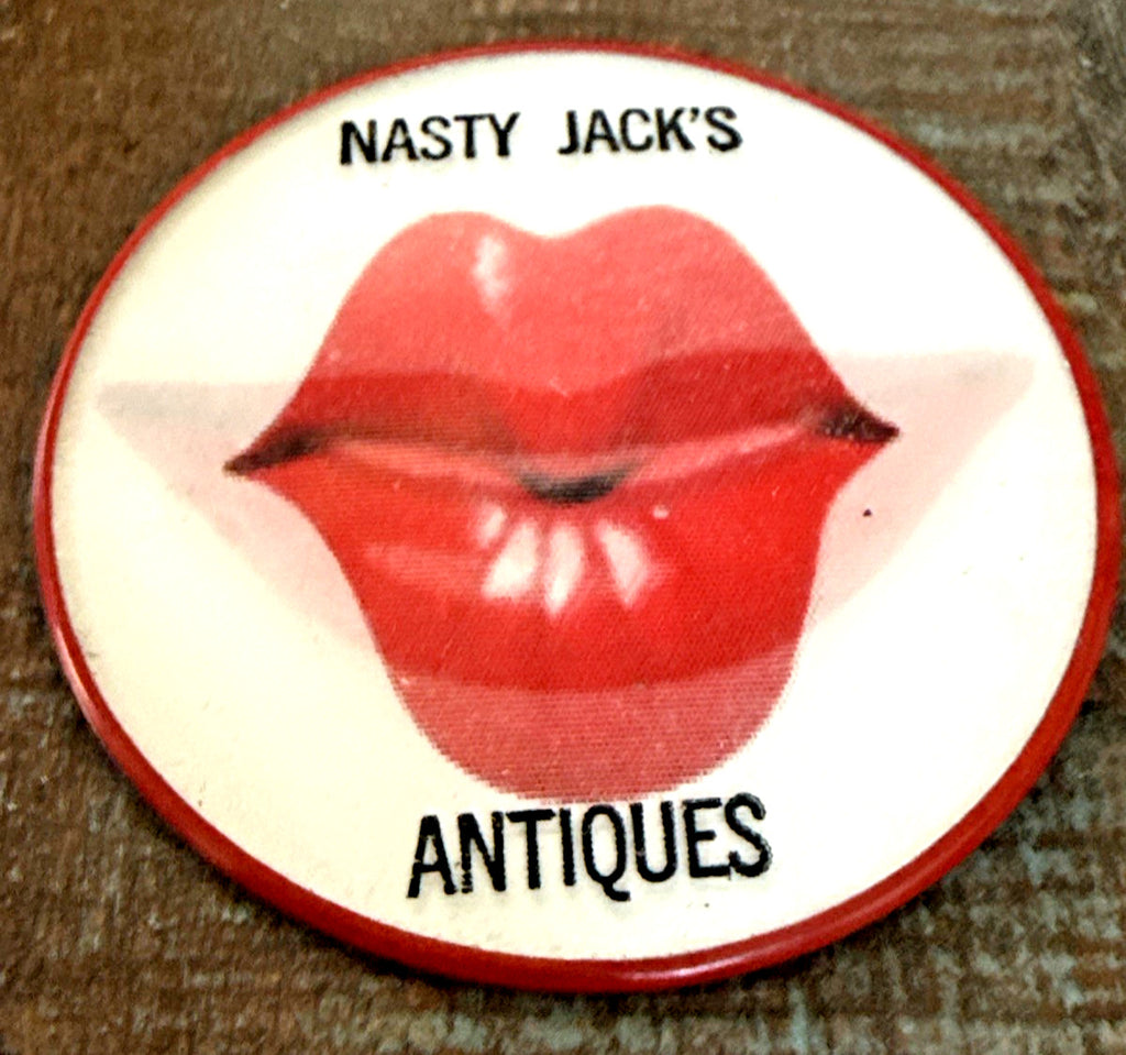 1970s Vari-Vue Nasty Jack's Antiques smiling pin - photo 3