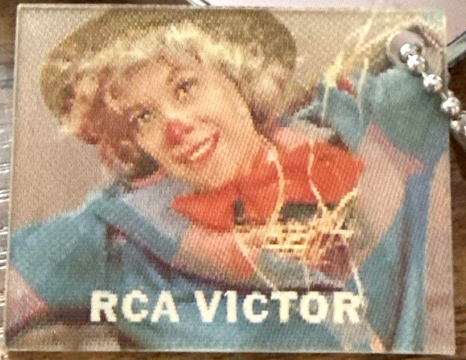 1950s RCA Victor Dinah Shore color TV promo keychain - photo 4