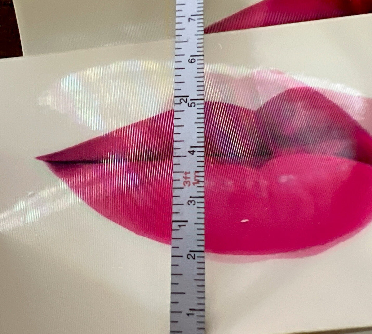 1 -ONE 1960s RARE VARI VUE 7X3 KISSING LIPS MOVING MOTION NOS MINT - photo 6