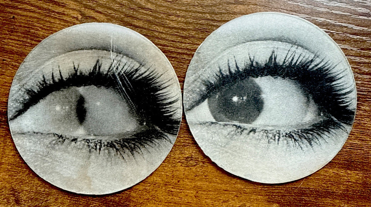 1960s Vari-Vue Anne Sutton black and white moving eyes
