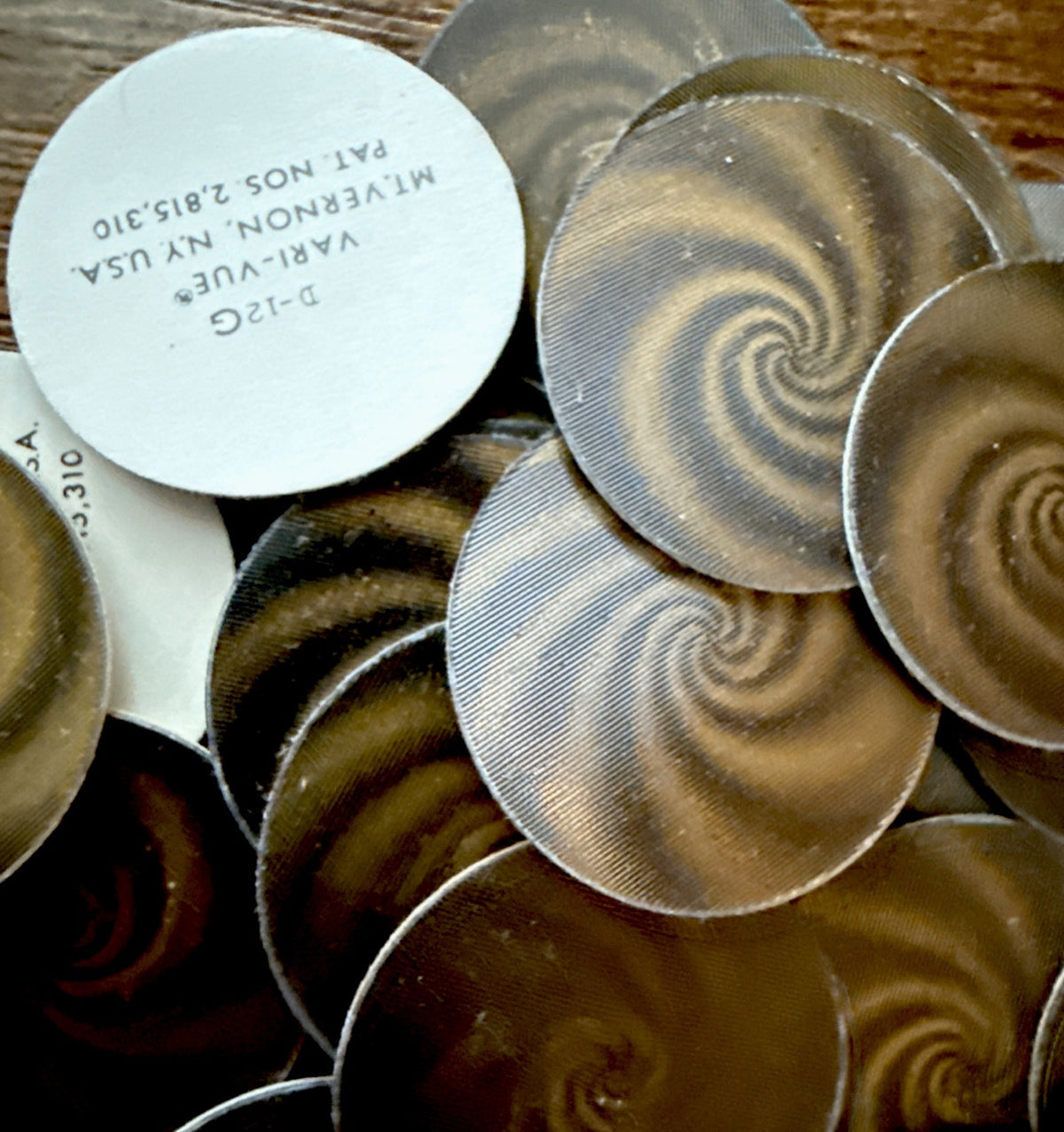Black and gold hypnotic swirls 1960s Vari-Vue lenticular flickers - photo 2
